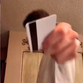 Стикер 15 из набора Аниме Треш