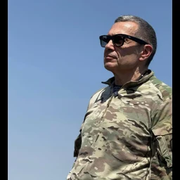 Стикер 23 из набора Мишка